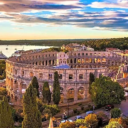 Petra * Pula
